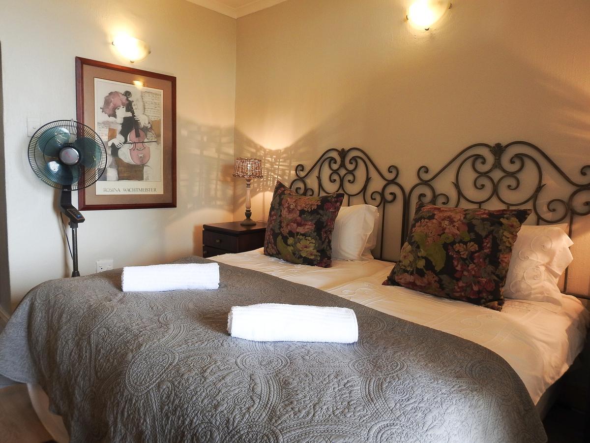New Stone Manor Hotel มอสเซิลเบย์ ภายนอก รูปภาพ