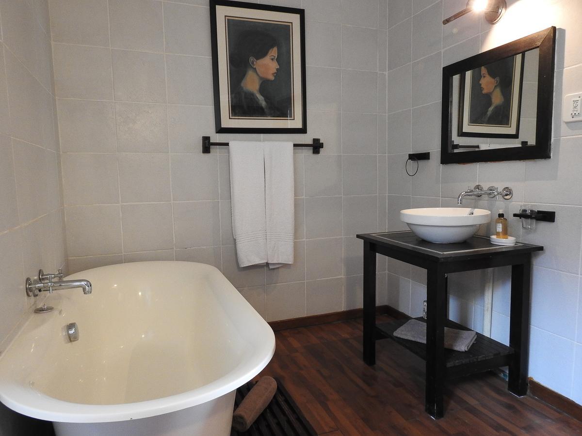 New Stone Manor Hotel มอสเซิลเบย์ ภายนอก รูปภาพ